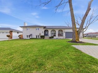 2010 Lesperance Rd, Tecumseh, ON N8N2N4