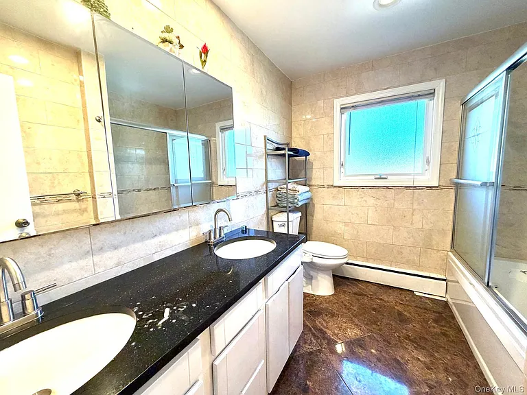 906 Park Ct — Photo 9