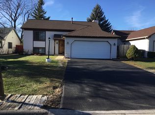 116 Azalea Cir, Streamwood, IL 60107