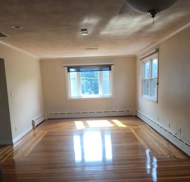 Fulton St