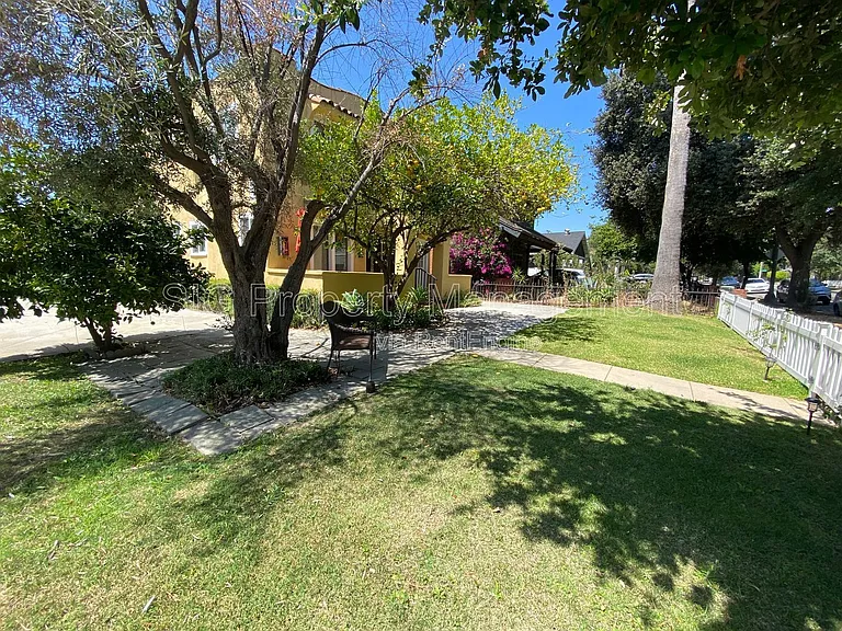 1250 E Villa St — Photo 18