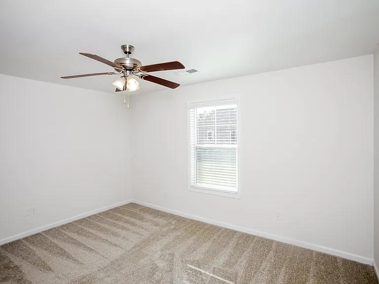 465 Conifer St — Photo 14