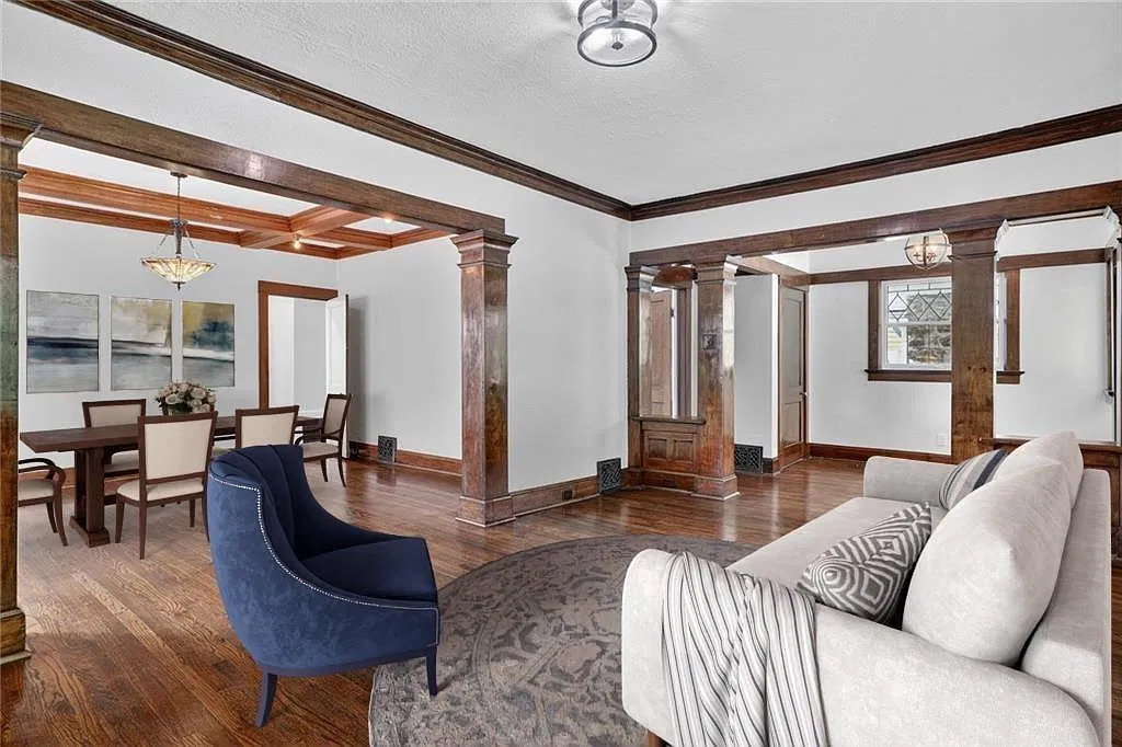 5 bed, 2.5 bath, 2621 sqft, $2,750 — Photo 4