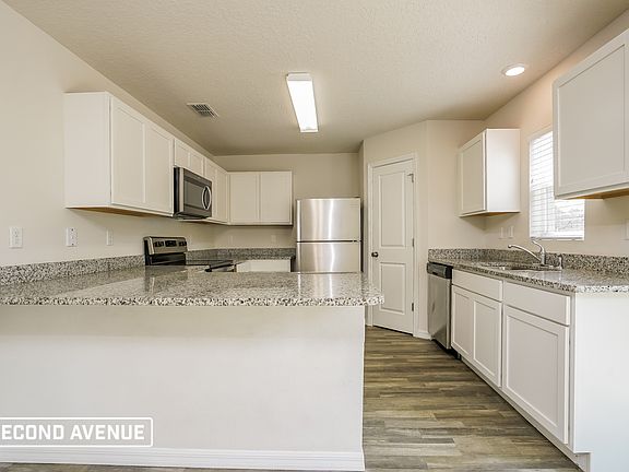 4th image of 2916 W Santana Dr
