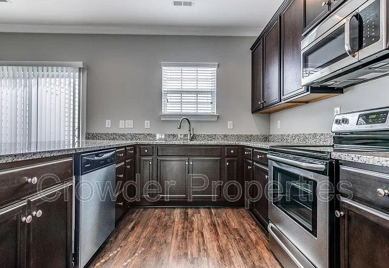 359 Halton Crossing Dr SW — Photo 7