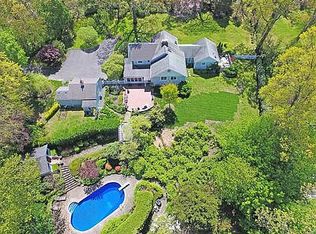 97 Old Field Rd, Huntington, NY 11743