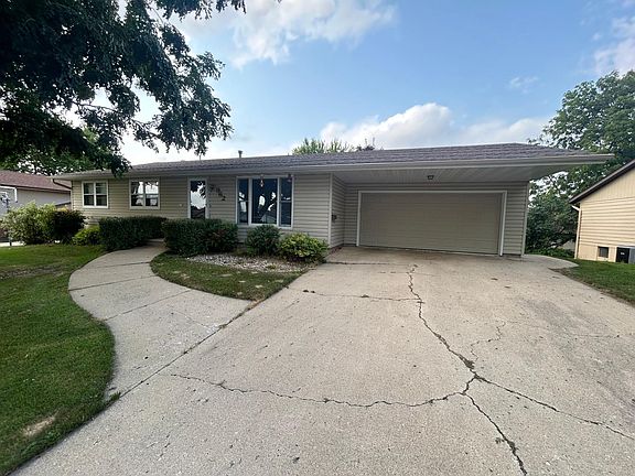2nd image of 962 Miles Dr