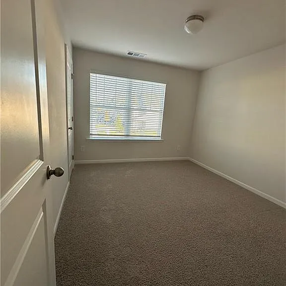 45 Pineview Dr — Photo 7
