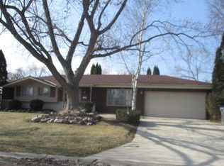 8620 W Cheyenne St, Milwaukee, WI 53224