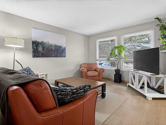 2nd image of 27 SE Bedford Rd NE