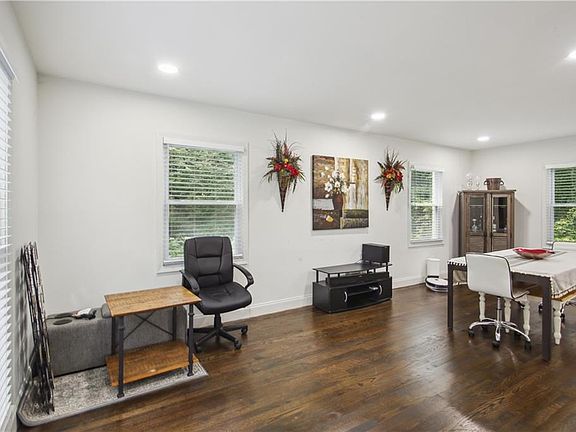 5th image of 2832 Riderwood Dr