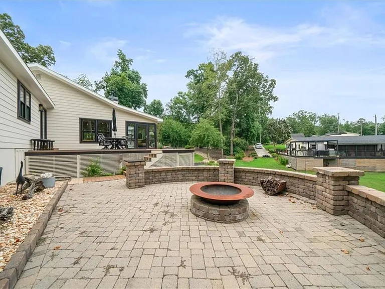 6340 Reives Rd — Photo 25
