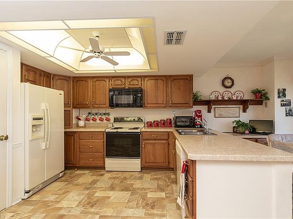 5th image of 3331 Clubview Dr