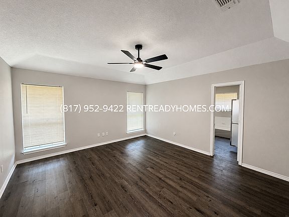 4th image of 120 Clover Ln