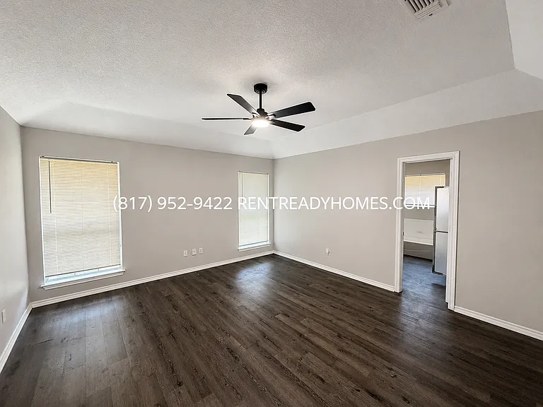 120 Clover Ln — Photo 4