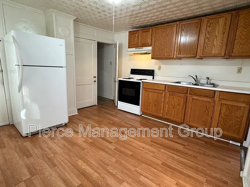 120 Elm St #1