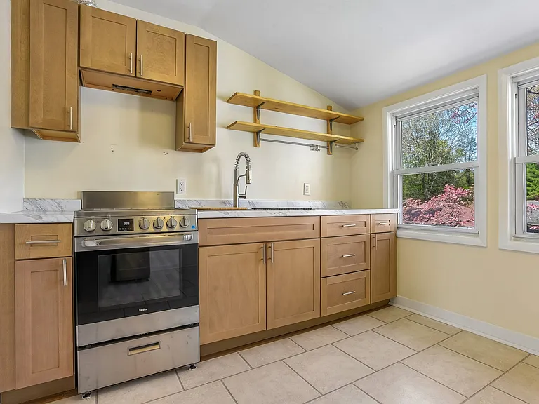 1572 Whitney Ave #2 — Photo 11