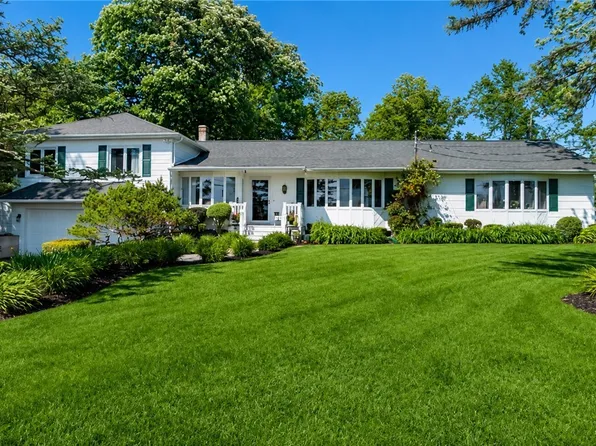 997 W River Rd, Grand Island, NY 14072