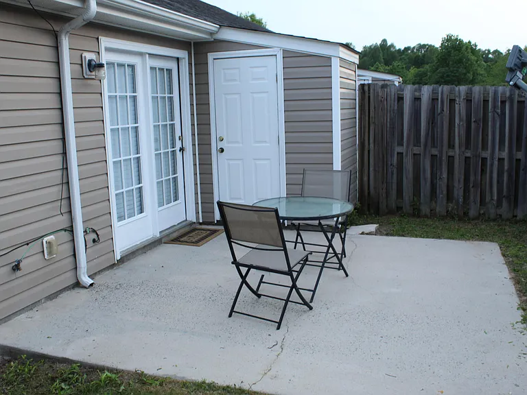 1802 Honeysuckle Way — Photo 14