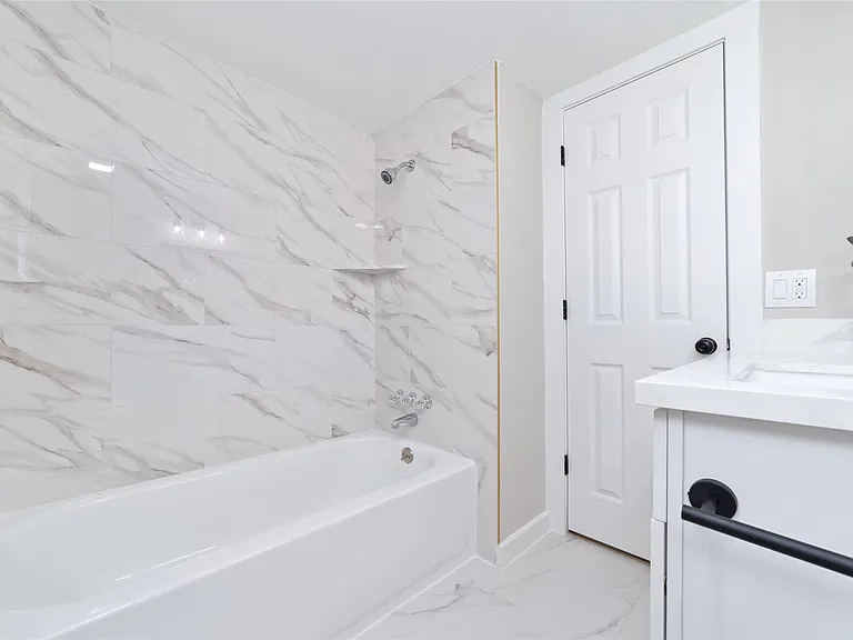 7706 Deadwood Dr — Photo 17