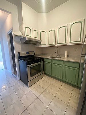 4th image of 131 Dikeman St APT 2R