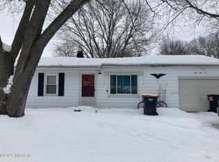 855 Oakdale Ct, Holland, MI 49424