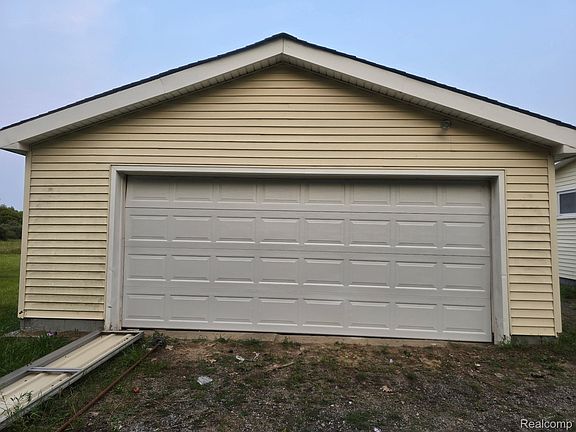 3rd image of 10119 Godfrey Rd