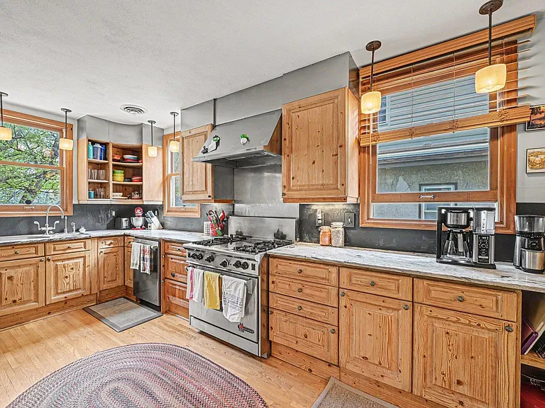 4937 Clinton Ave — Photo 4