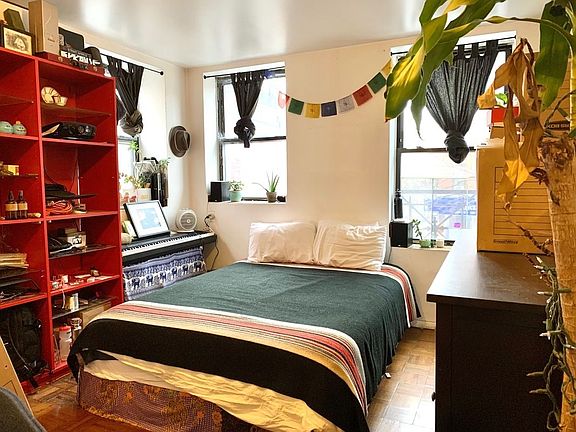 3rd image of 301 E 110th St APT 1D