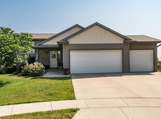 3134 Tamarack Ln SE, Rochester, MN 55904