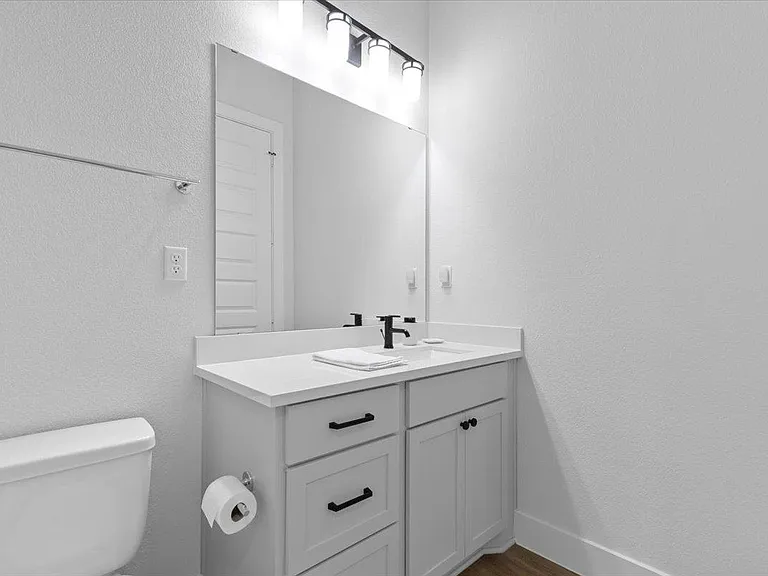 557 Jefferson Dr — Photo 20