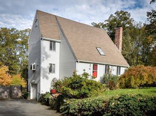 16 Arnold Rd, Framingham, MA 01701