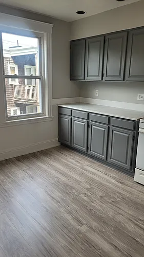 258 Vine St #2R Photo 1
