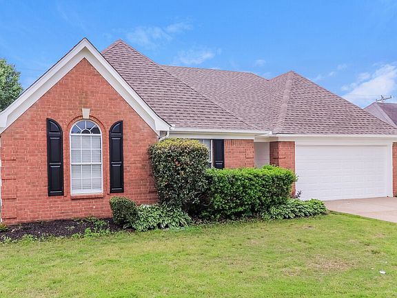 3rd image of 7057 Country Walk Dr
