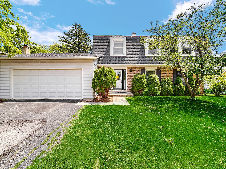 1st image of 841 Oakwood Dr