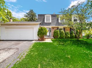 841 Oakwood Dr, Westmont, IL 60559