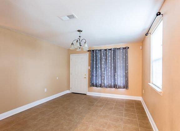 3rd image of 1625 Plaza Dr