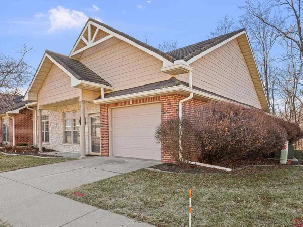 1005 2nd Street Ct, Moline, IL 61265