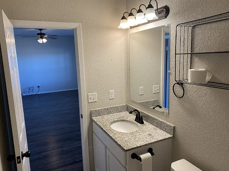 6611 Warrington Rd — Photo 18