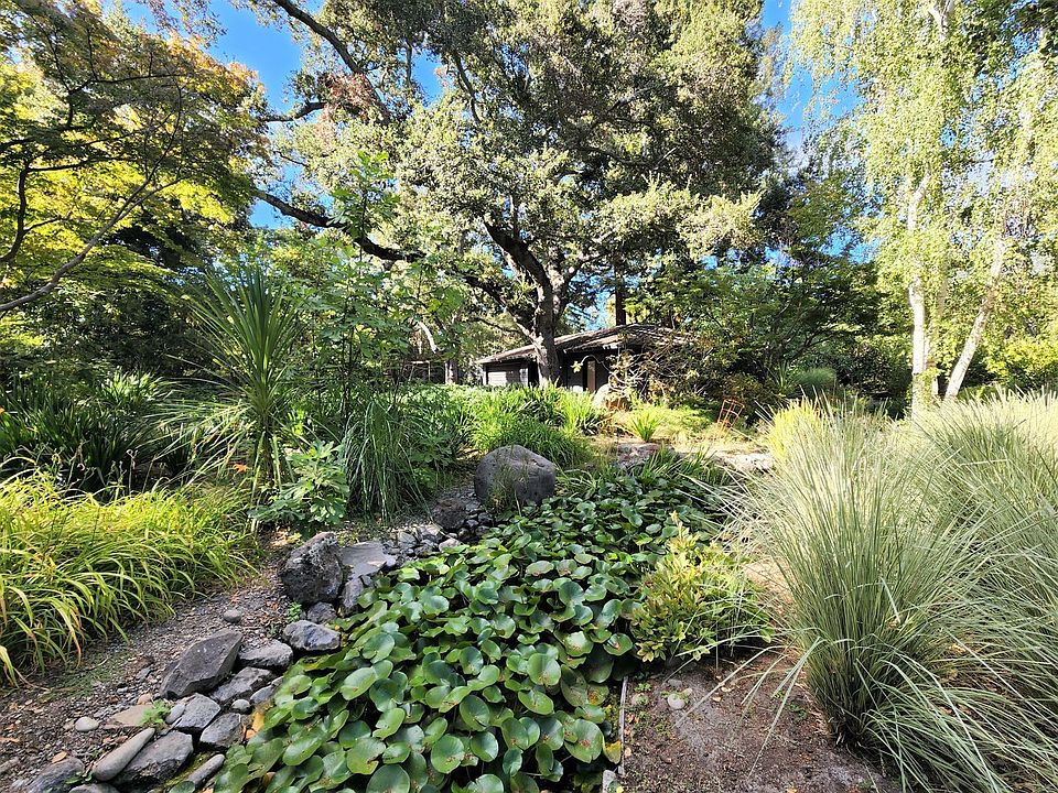 1st image of 73A Parkwood Dr