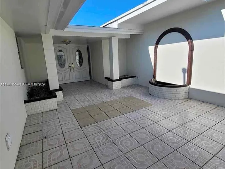 12305 SW 42nd St — Photo 2