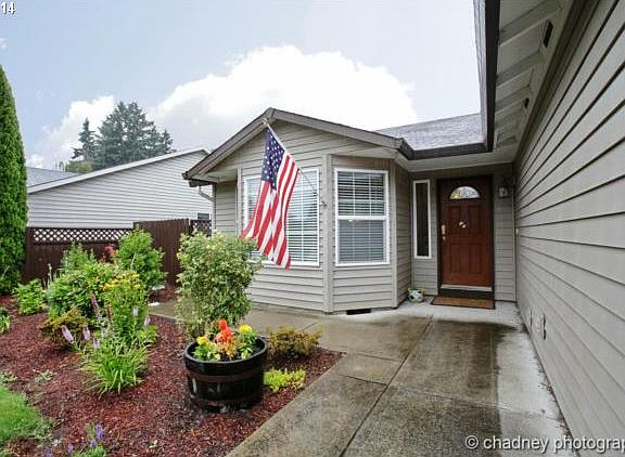 2nd image of 10111 NE 61st Cir