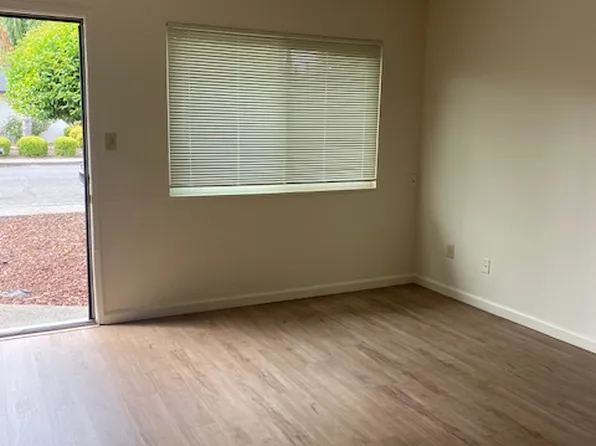 477 Arrowood Dr, Santa Rosa, CA 95407