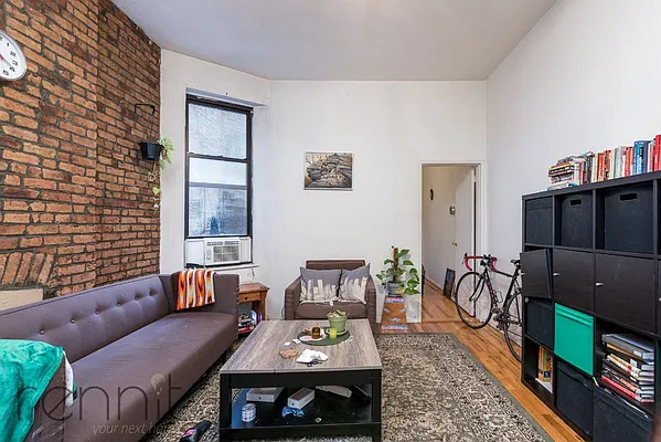 Rented by Rennit Inc. | media 21