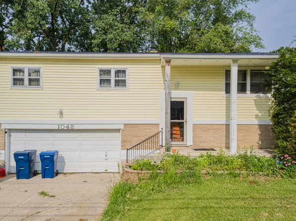 1048 Belle Plaine Ave, Gurnee, IL 60031