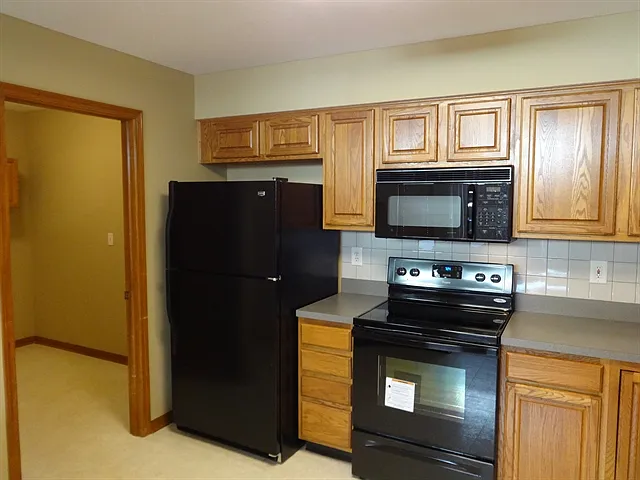 4936 Claymill Dr — Photo 2