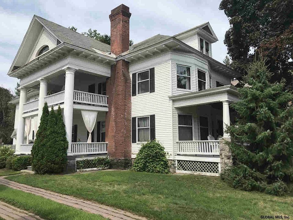 1st image of 492 Glen St #2