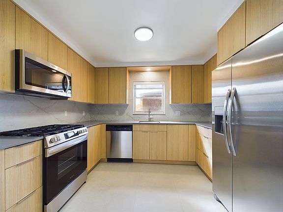 4th image of 336 Tremont Ave #1
