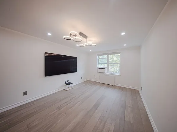 2553 E 7th St APT 4D, Brooklyn, NY 11235