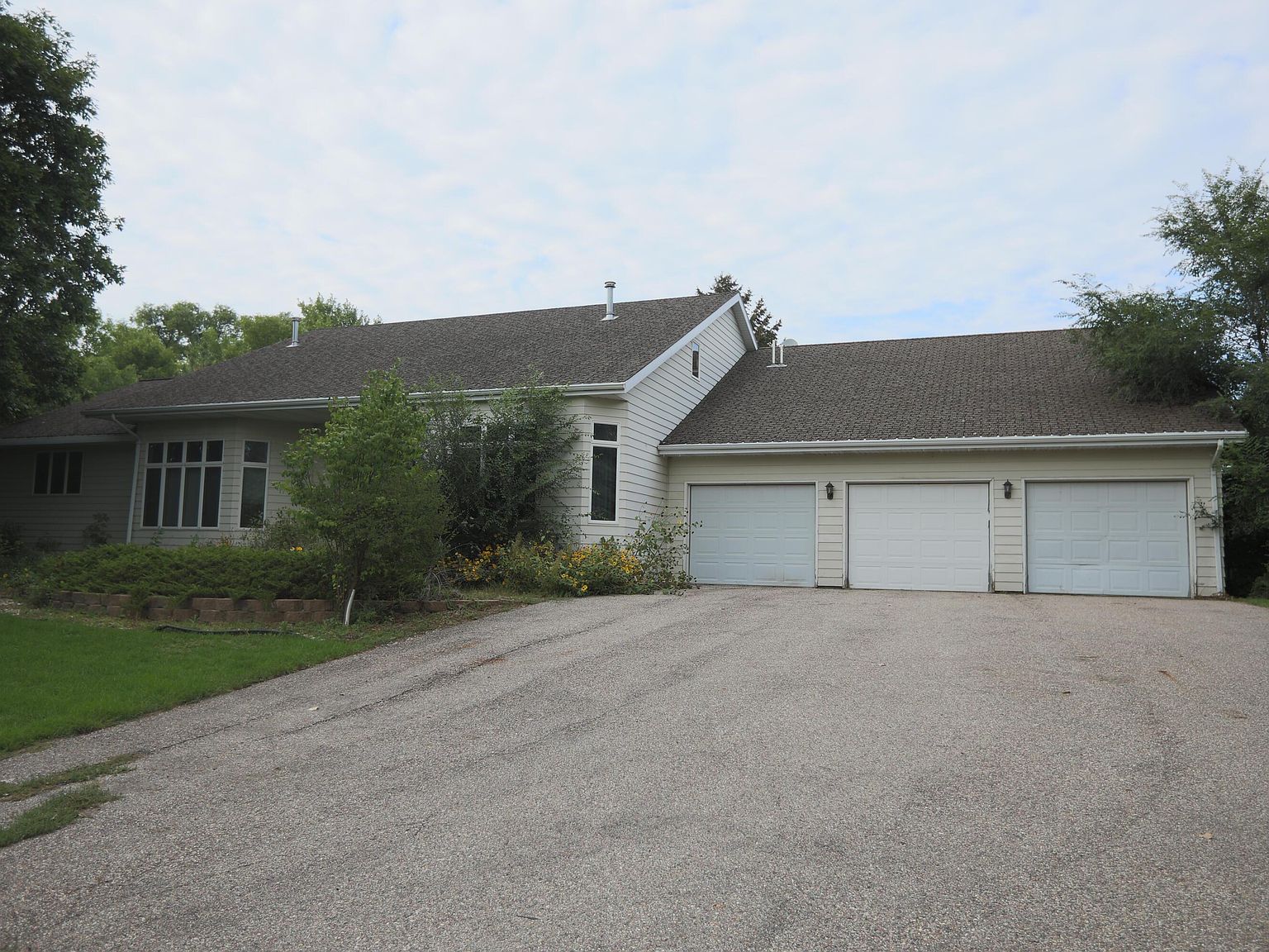 39074 Greenwood Ln, Aberdeen, SD 57401 Zillow